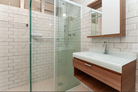 Apartamento à venda com 80m², 2 quartos e 1 vaga Apartamento à venda com 80m², 2 quartos e 1 vagaBanheiro Social