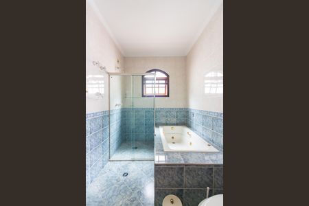 Casa à venda com 262m², 4 quartos e 6 vagas Casa à venda com 262m², 4 quartos e 6 vagasBanheiro 2