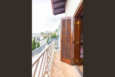 Casa à venda com 262m², 4 quartos e 6 vagas Casa à venda com 262m², 4 quartos e 6 vagasSacada Quarto 1