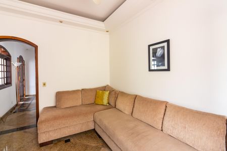 Casa à venda com 262m², 4 quartos e 6 vagas Casa à venda com 262m², 4 quartos e 6 vagasSala 1