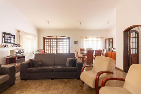 Casa à venda com 262m², 4 quartos e 6 vagas Casa à venda com 262m², 4 quartos e 6 vagasSala 2