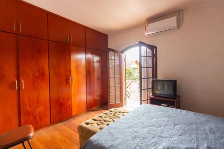 Casa à venda com 262m², 4 quartos e 6 vagas Casa à venda com 262m², 4 quartos e 6 vagasSuíte