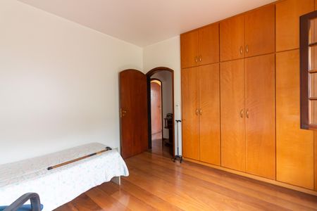 Casa à venda com 262m², 4 quartos e 6 vagas Casa à venda com 262m², 4 quartos e 6 vagasQuarto 2