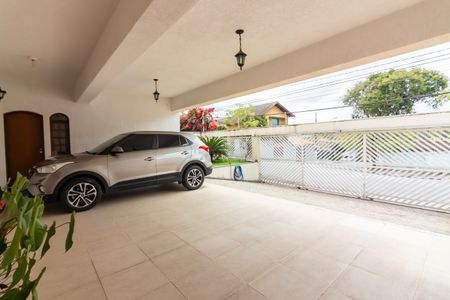 Casa à venda com 262m², 4 quartos e 6 vagas Casa à venda com 262m², 4 quartos e 6 vagasGaragem