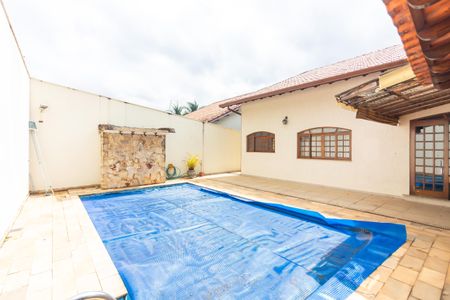 Casa à venda com 262m², 4 quartos e 6 vagas Casa à venda com 262m², 4 quartos e 6 vagasÁrea Gourmet