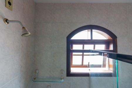 Casa à venda com 262m², 4 quartos e 6 vagas Casa à venda com 262m², 4 quartos e 6 vagasBanheiro 2