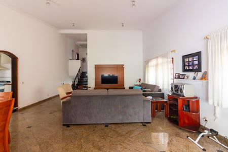 Casa à venda com 262m², 4 quartos e 6 vagas Casa à venda com 262m², 4 quartos e 6 vagasSala 2