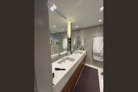 Apartamento à venda com 256m², 3 quartos e 4 vagasFoto 09