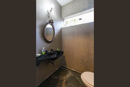 Casa para alugar com 750m², 5 quartos e 4 vagasBanheiro