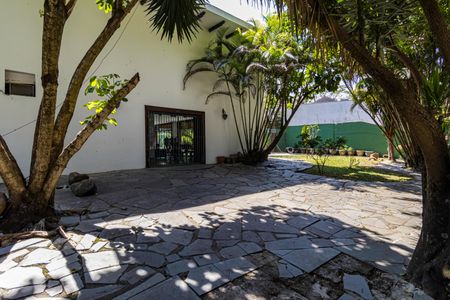 Casa para alugar com 750m², 5 quartos e 4 vagasÁrea Externa