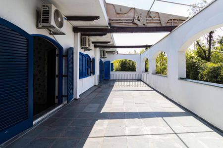 Casa para alugar com 750m², 5 quartos e 4 vagasÁrea Externa