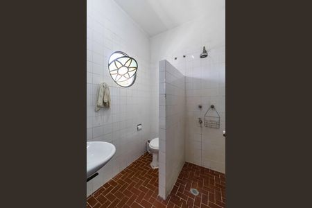 Casa para alugar com 750m², 5 quartos e 4 vagasBanheiro de Serviço