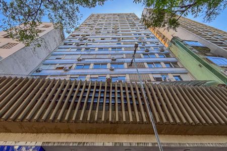 Apartamento para alugar com 68m², 2 quartos e sem vagaFachada