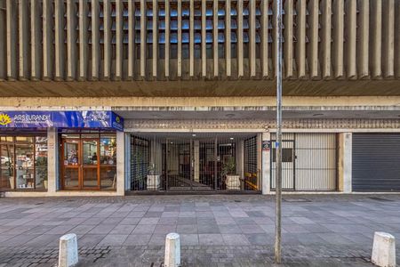 Apartamento para alugar com 68m², 2 quartos e sem vagaFachada