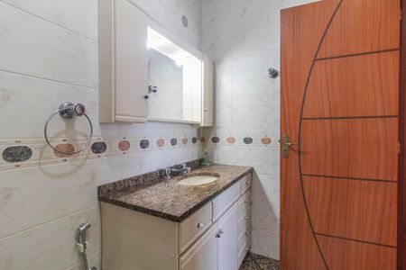 Apartamento para alugar com 68m², 2 quartos e sem vagaBanheiro