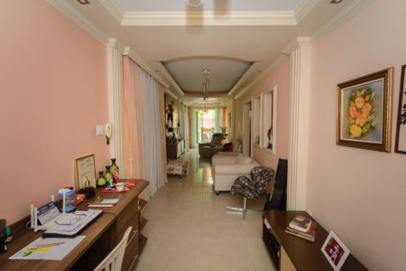 Sala de casa à venda com 3 quartos, 360m² em Novo Riacho, Contagem