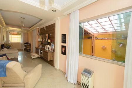 Sala de casa à venda com 3 quartos, 360m² em Novo Riacho, Contagem