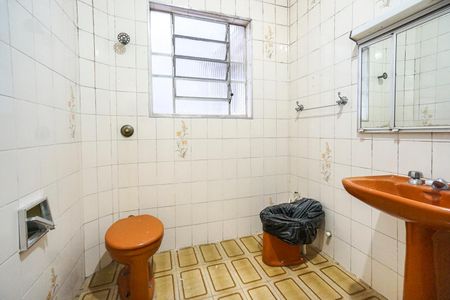 Casa para alugar com 200m², 3 quartos e 2 vagasBanheiro social 