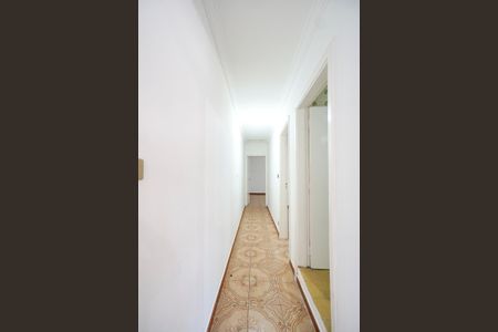 Casa para alugar com 200m², 3 quartos e 2 vagasCorredor dos quartos