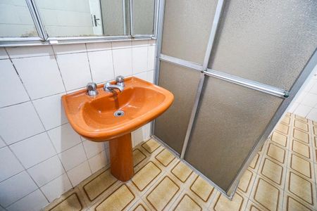 Casa para alugar com 200m², 3 quartos e 2 vagasBanheiro social 