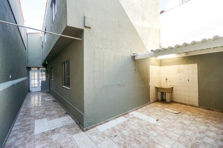 Casa para alugar com 200m², 3 quartos e 2 vagasQuintal