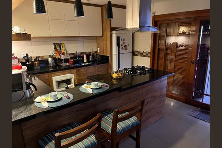 Casa para alugar com 190m², 3 quartos e 2 vagas Casa para alugar com 190m², 3 quartos e 2 vagasCozinha