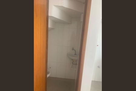 Casa de condomínio para alugar com 60m², 3 quartos e 1 vaga Casa de condomínio para alugar com 60m², 3 quartos e 1 vagaBanheiro