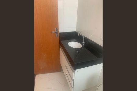 Casa de condomínio para alugar com 60m², 3 quartos e 1 vaga Casa de condomínio para alugar com 60m², 3 quartos e 1 vagaBanheiro