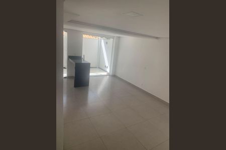 Sala de casa de condomínio para alugar com 3 quartos, 60m² em Parque Xangri-Lá, Contagem