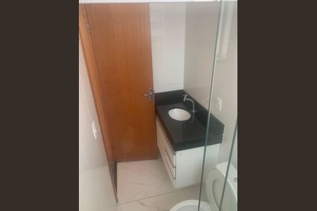Casa de condomínio para alugar com 60m², 3 quartos e 1 vaga Casa de condomínio para alugar com 60m², 3 quartos e 1 vagaBanheiro