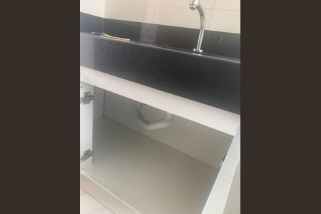 Casa de condomínio para alugar com 60m², 3 quartos e 1 vaga Casa de condomínio para alugar com 60m², 3 quartos e 1 vagaBanheiro