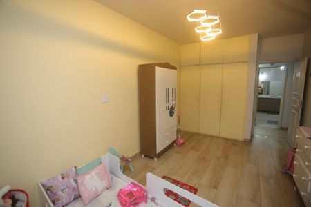 Apartamento à venda com 248m², 4 quartos e 2 vagasQuarto 2