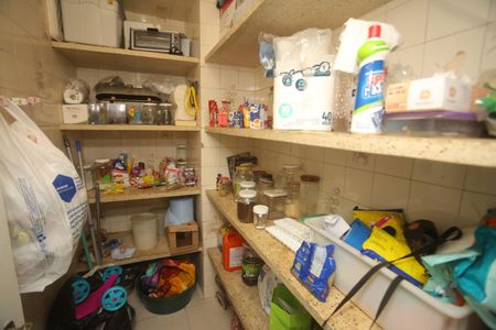 Apartamento à venda com 248m², 4 quartos e 2 vagasDespensa