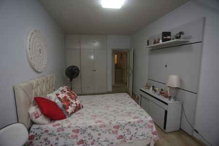 Apartamento à venda com 248m², 4 quartos e 2 vagasQuarto 1