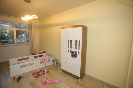 Apartamento à venda com 248m², 4 quartos e 2 vagasQuarto 2