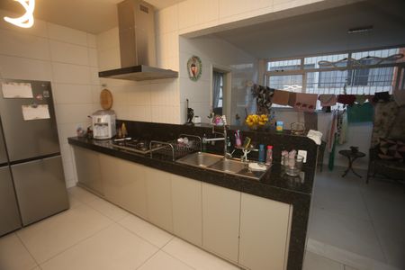 Apartamento à venda com 248m², 4 quartos e 2 vagasCozinha