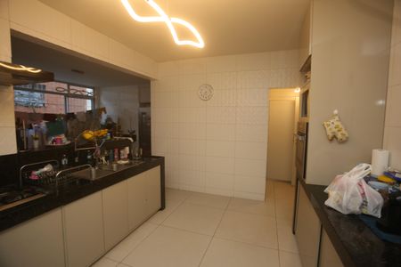 Apartamento à venda com 248m², 4 quartos e 2 vagasCozinha