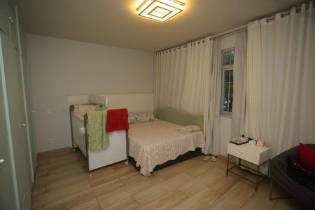 Apartamento à venda com 248m², 4 quartos e 2 vagasSuíte