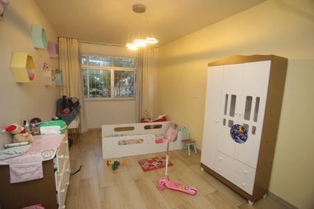 Apartamento à venda com 248m², 4 quartos e 2 vagasQuarto 2
