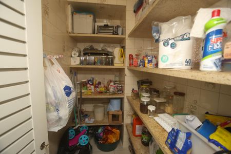 Apartamento à venda com 248m², 4 quartos e 2 vagasDespensa