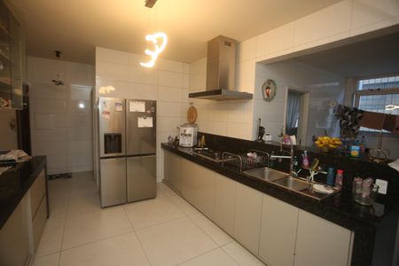 Apartamento à venda com 248m², 4 quartos e 2 vagasCozinha