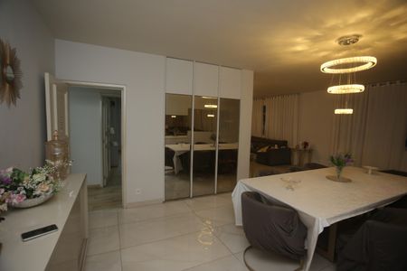 Apartamento à venda com 248m², 4 quartos e 2 vagasSala