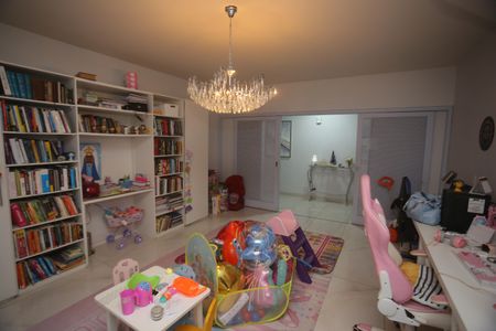 Apartamento à venda com 248m², 4 quartos e 2 vagasQuarto 4