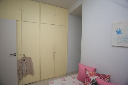 Apartamento à venda com 248m², 4 quartos e 2 vagasQuarto de Serviço