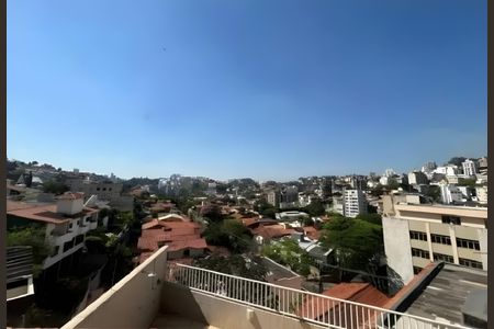 Casa para alugar com 583m², 4 quartos e 4 vagasVista