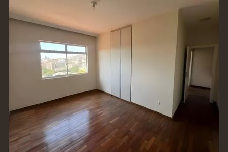 Casa para alugar com 583m², 4 quartos e 4 vagasQuarto