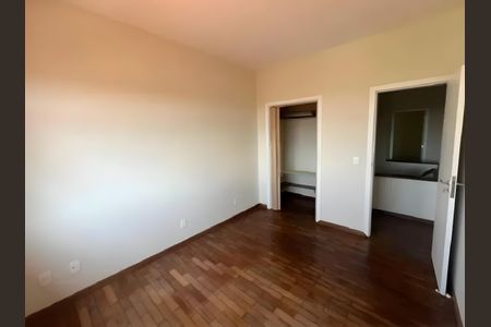 Casa para alugar com 583m², 4 quartos e 4 vagasQuarto