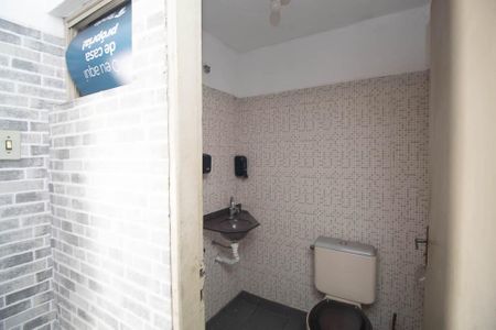 Casa à venda com 198m², 3 quartos e 1 vaga Casa à venda com 198m², 3 quartos e 1 vagaBanheiro 2