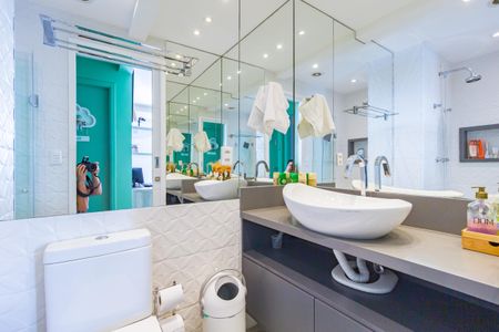 Apartamento à venda com 84m², 2 quartos e 2 vagasBanheiro