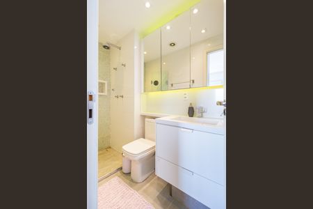 Apartamento à venda com 84m², 2 quartos e 2 vagasBanheiro da Suíte